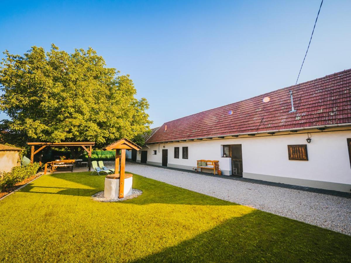 A MI KISHÁZUNK vendégház Szomod Extérieur photo