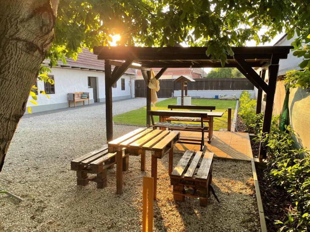 A MI KISHÁZUNK vendégház Szomod Extérieur photo